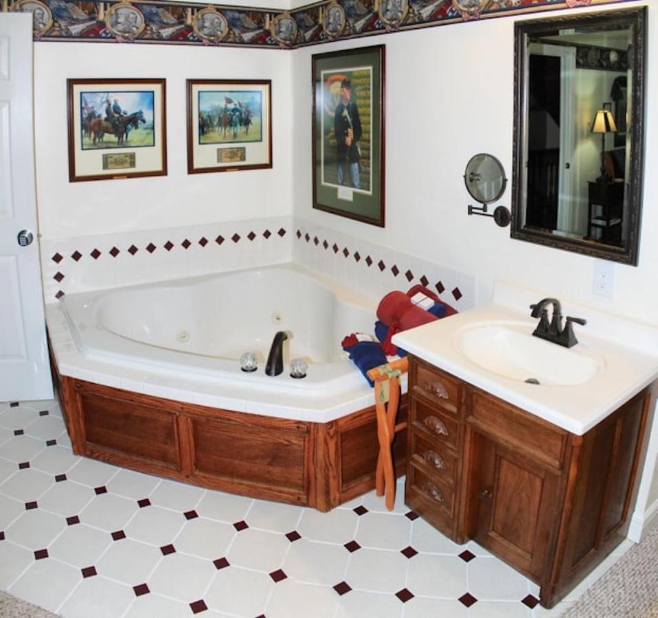 Rosberg House Bed & Breakfast Lindsborg Екстериор снимка
