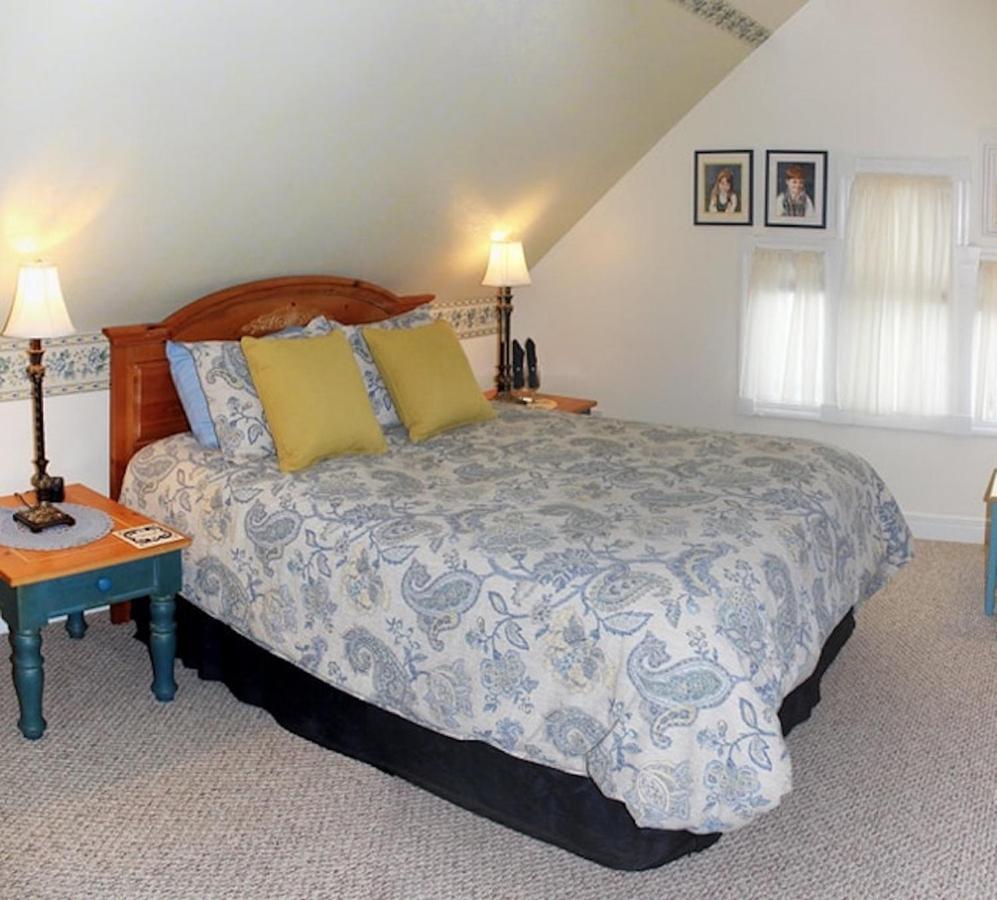 Rosberg House Bed & Breakfast Lindsborg Екстериор снимка